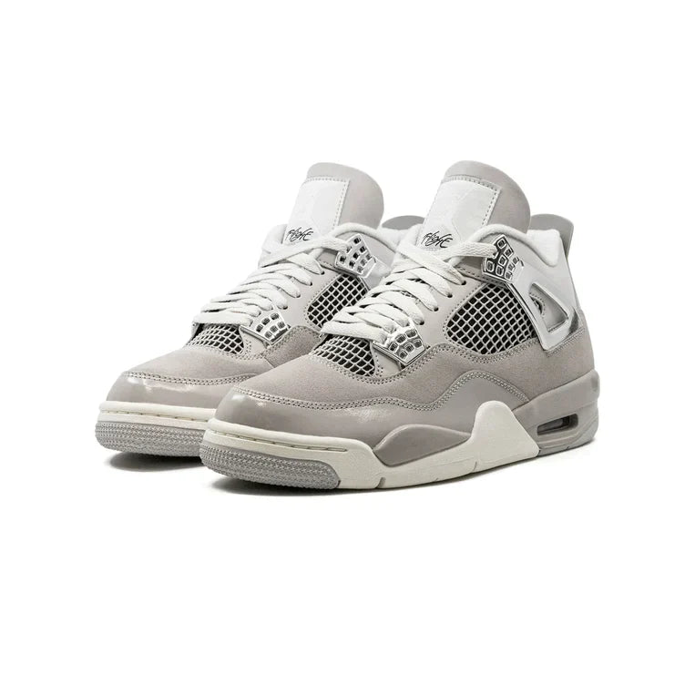 Air Jordan 4 Retro frozen moments womens